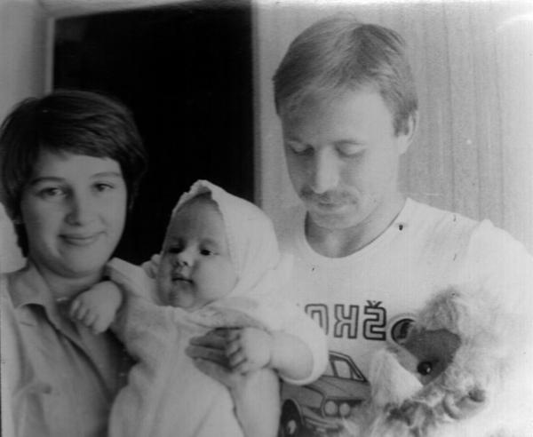 Семён Кожин. Кожин Семён Леонидович в 1980 году с Кожиным Леонид Аркадьевичем (Отцом) и Кожиной Ириной Михайловной (Мамой).